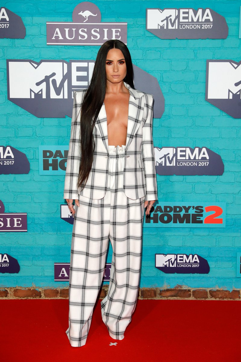 Demi Lovato In STYLAND styles by Law Roach – MTV EMAs